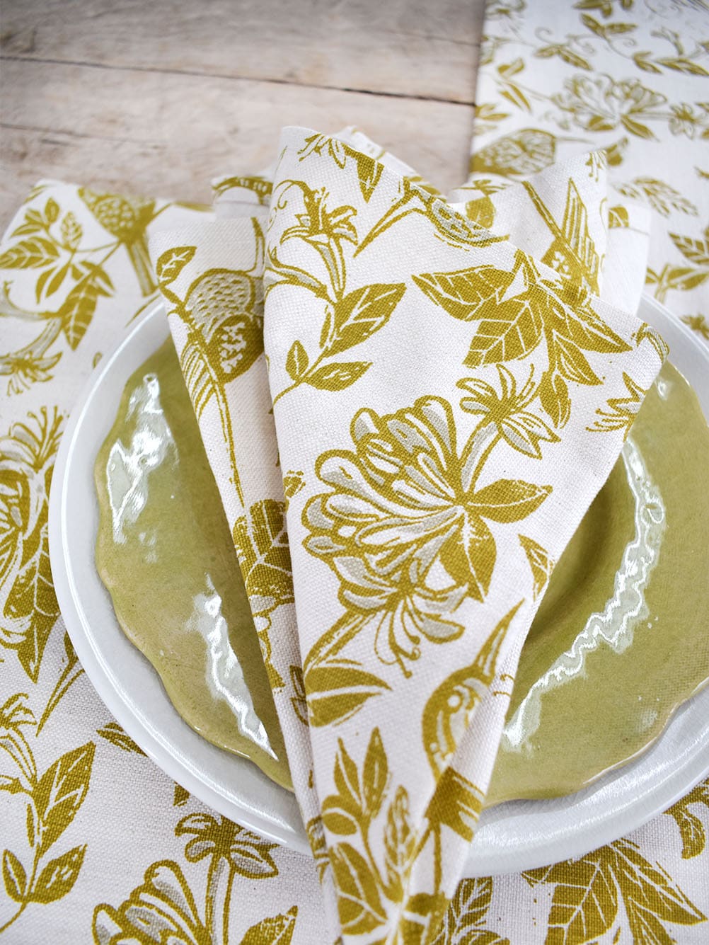 Honey Suckle Chatreuse Serviette Honey Suckle Chatreuse Serviette