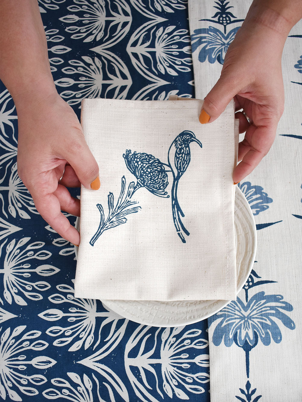 Pincushion Sugarbird Indigo serviette Pincushion Sugarbird Indigo serviette